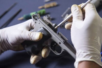 como limpiar una pistola de balines para que no se dañe